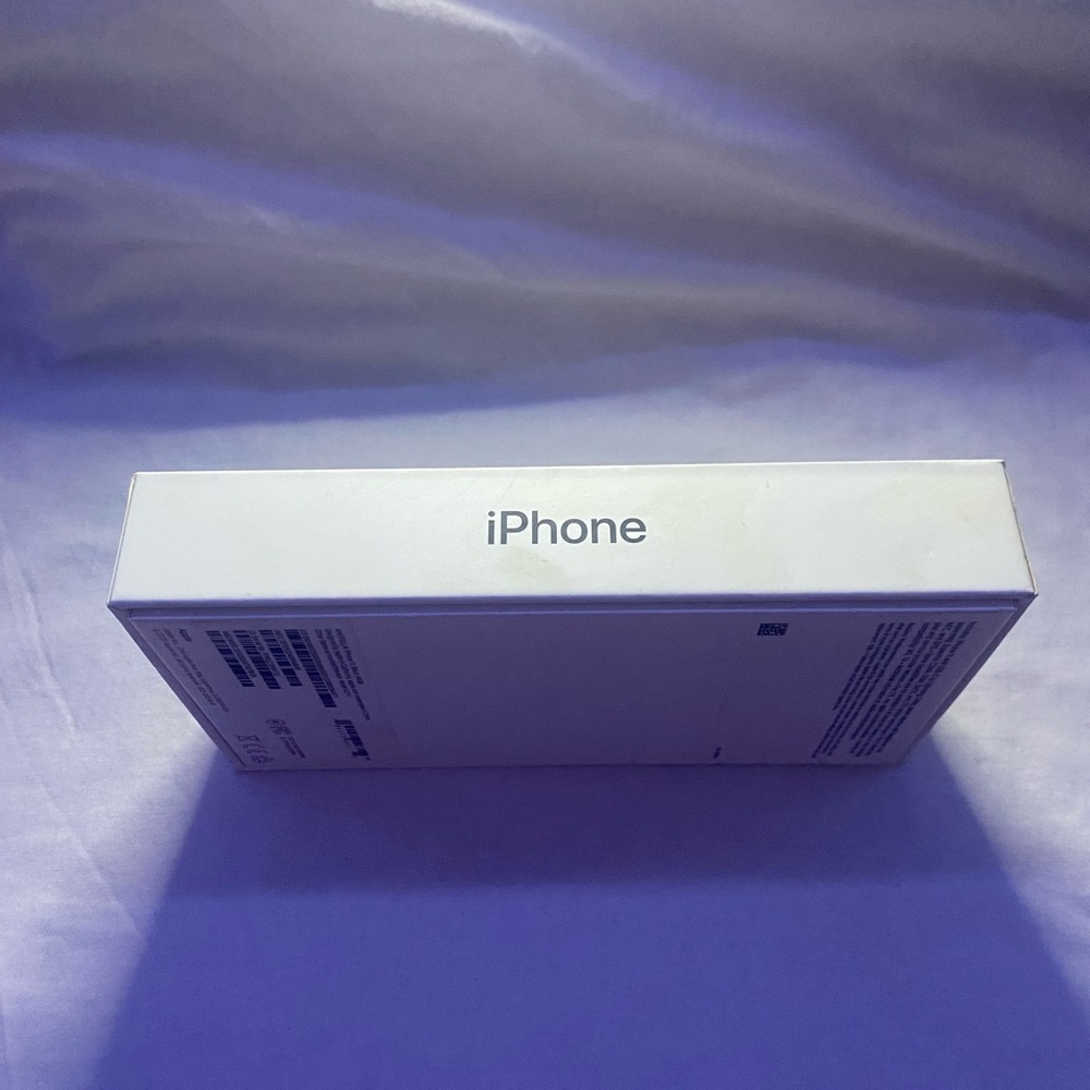 Apple Phone - Picture 4 of 4